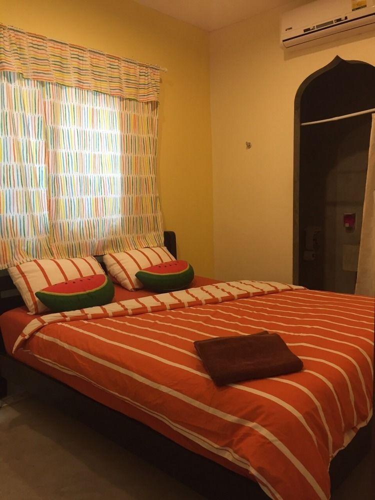 Tid Tarad Hostel ホアヒン郡 エクステリア 写真